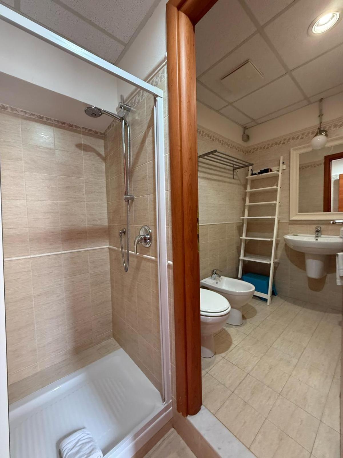 Andres Guest House Санремо Экстерьер фото